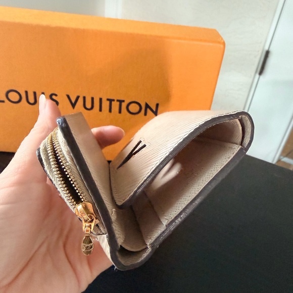 Louis Vuitton Epi PORTOFOIL TWIST LOCK COMPACT XS Compact Wallet Tan - Picture 15 of 16